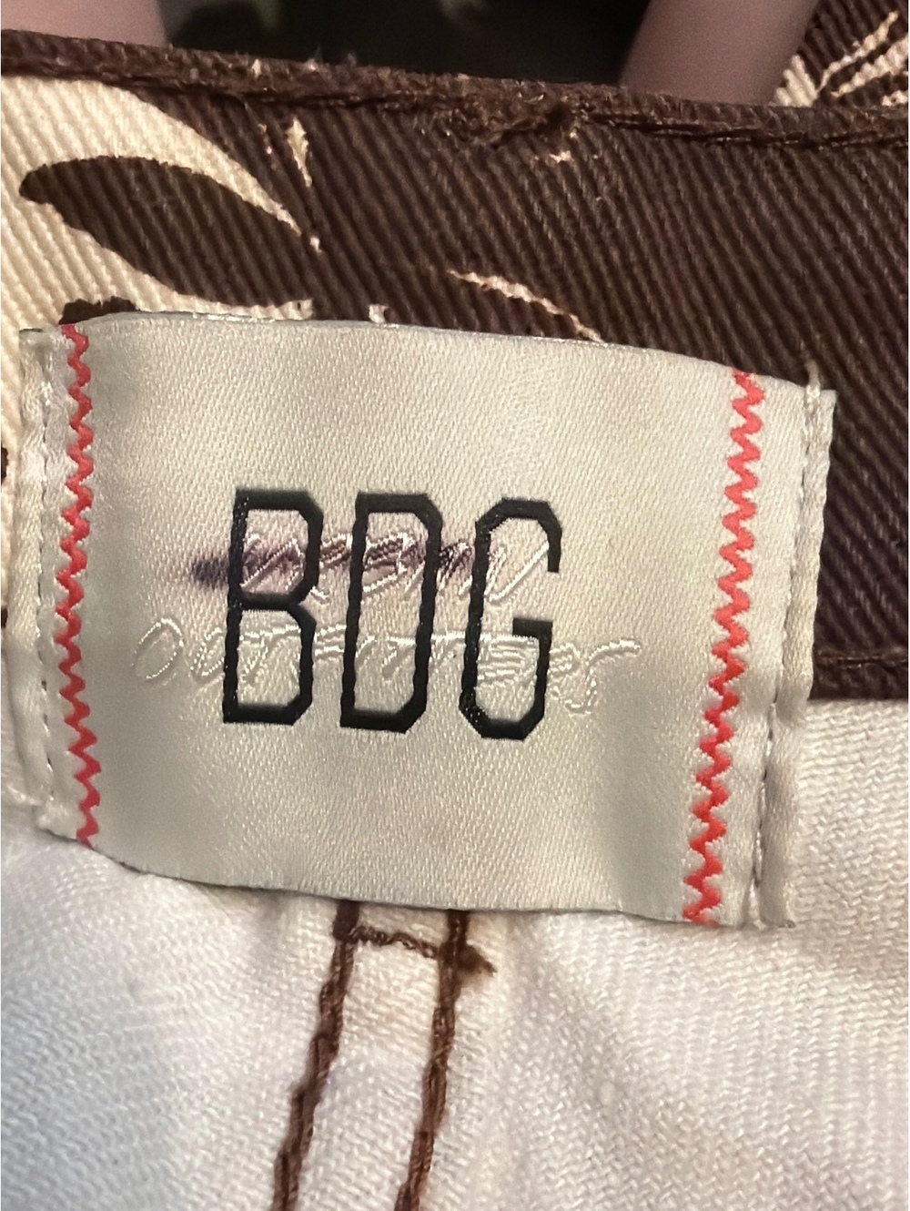 BDG 90's Bootcut Pants Size 25 Brown with White strawberry Pattern - Picture 3 of 4